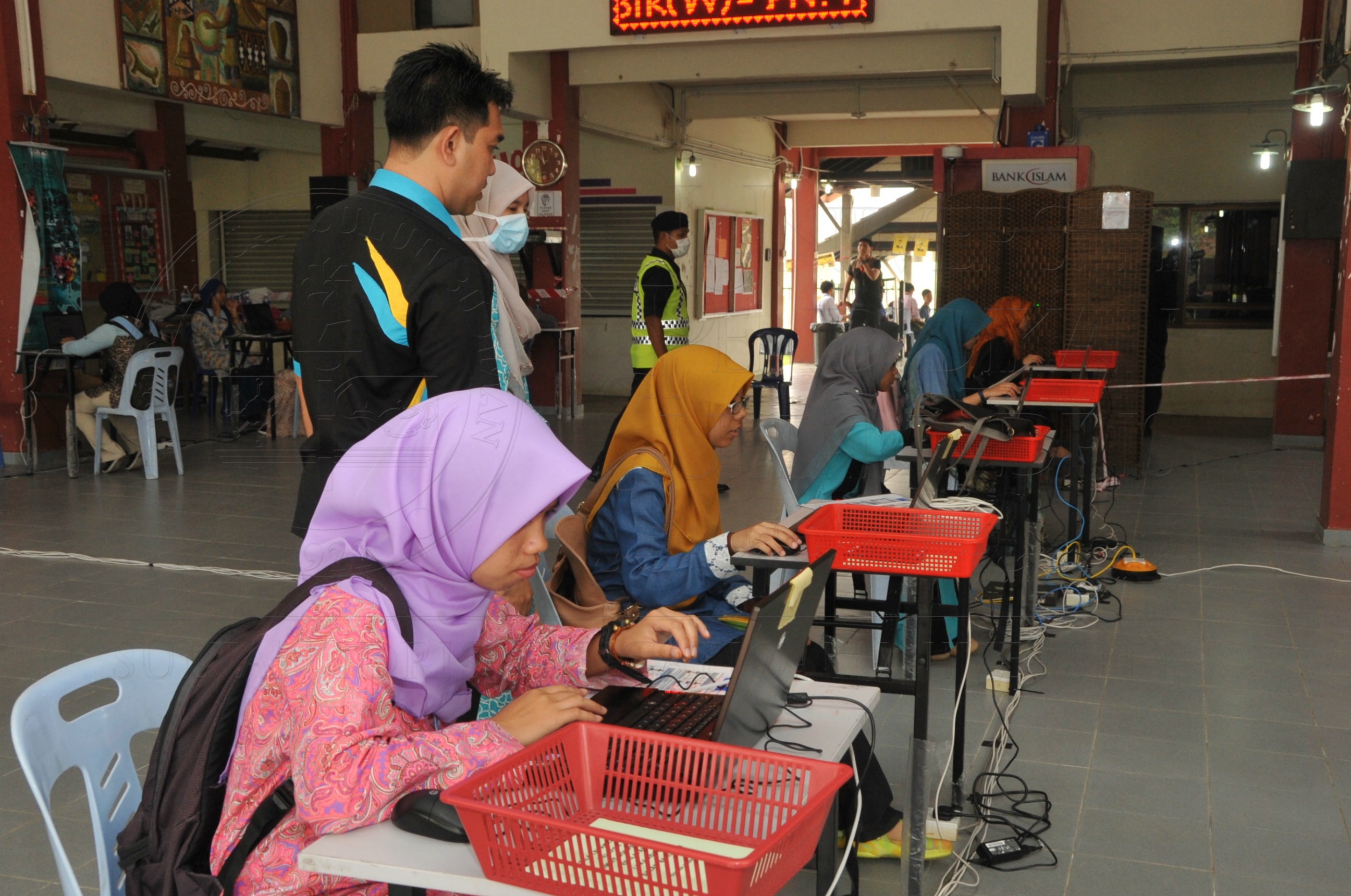 PRO15 143 PILIHANRAYA HAS 5851